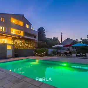 House Mirabelle With Pool Croatia